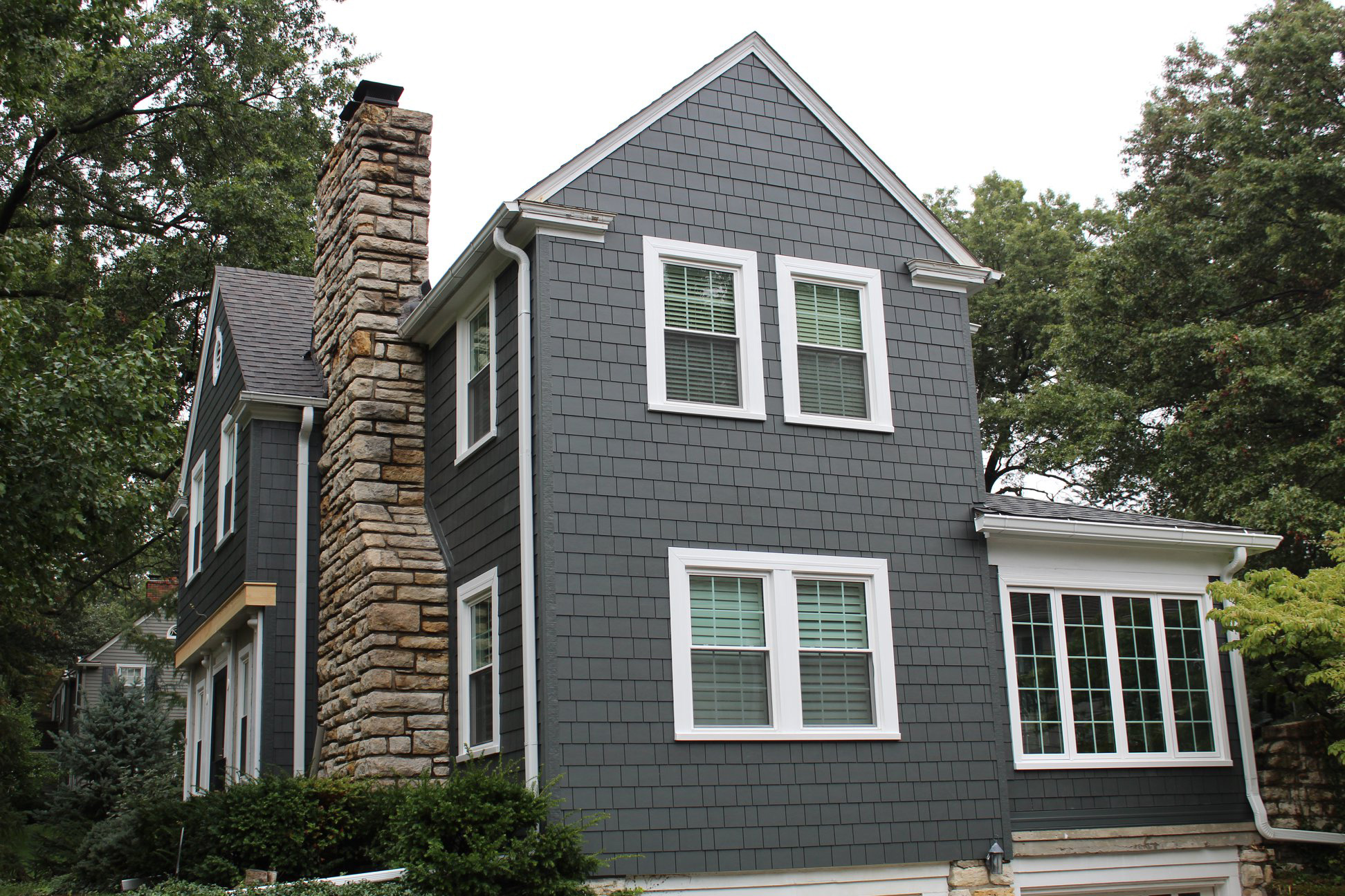 HardieShingle siding installed on a home in Fairway, KS by Smart Exteriors