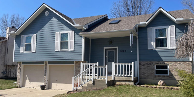 Summit, MO Home with James Hardie Siding & ProVia Windows Installed by Smart Exteriors