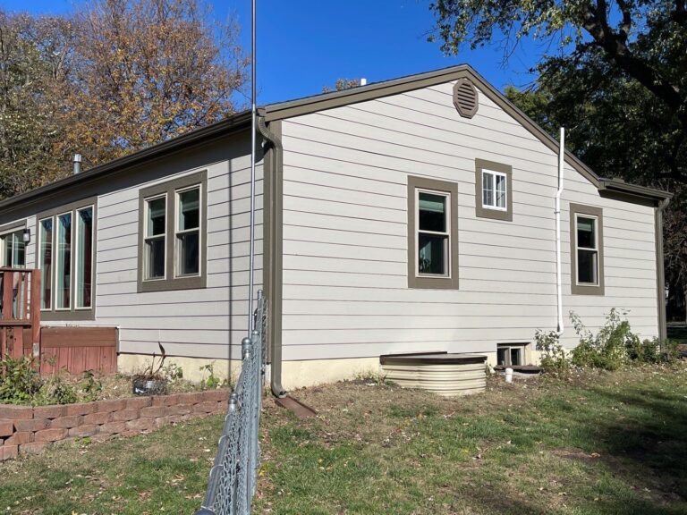 Lee's Summit home with James Hardie Siding & Windows installed by Smart Exteriors