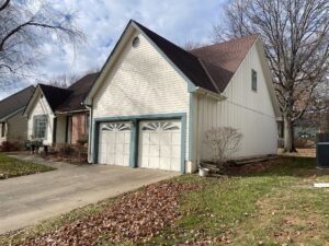 Smart Exteriors installs new Arctic White James Hardie Siding on Overland Park Home