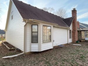 Smart Exteriors installs new Arctic White James Hardie Siding on Overland Park Home