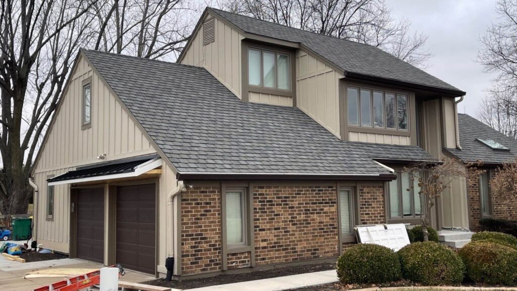 Smart Exteriors updates Overland Park home by installing Night Gray James Hardie siding