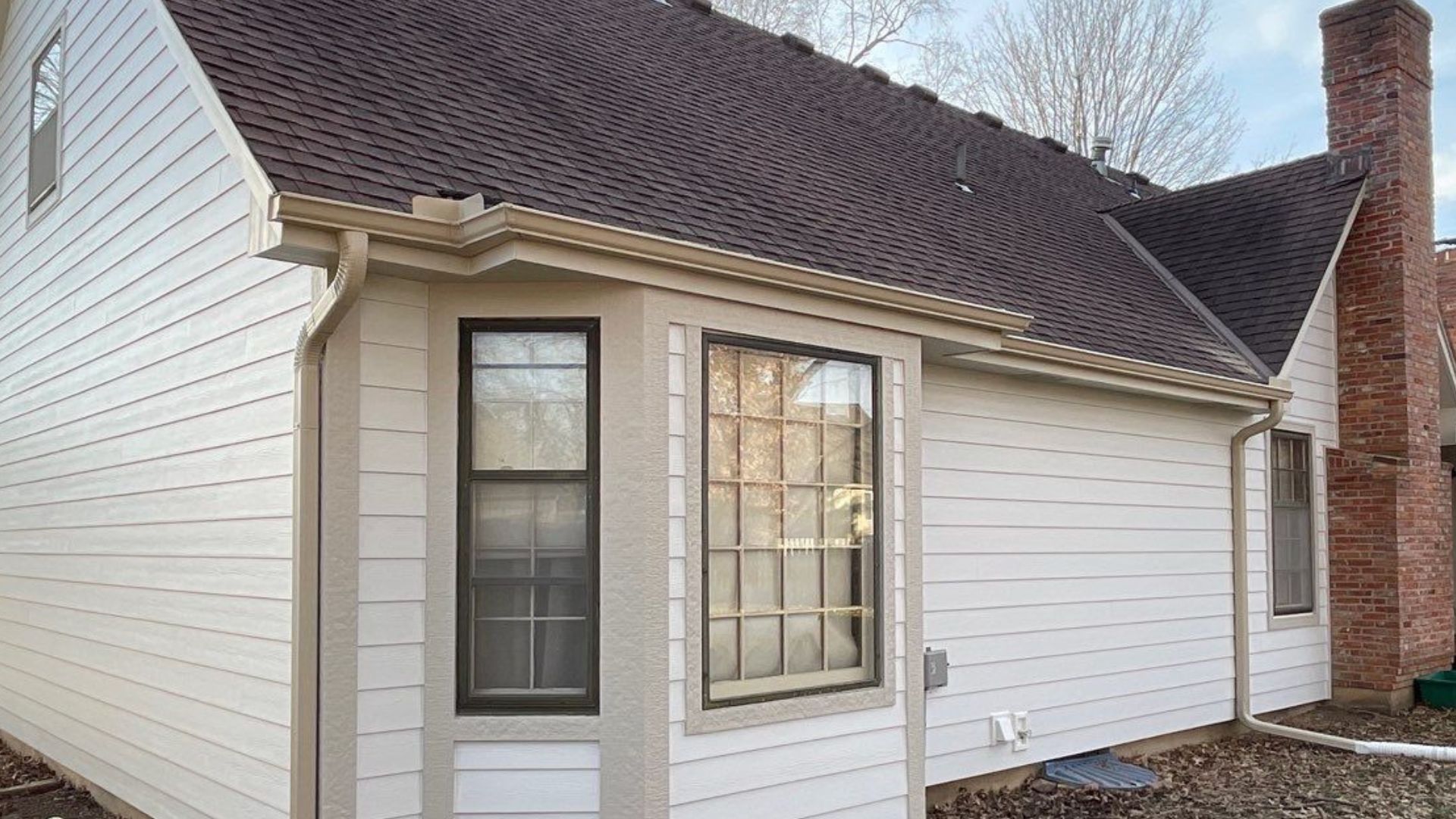 New windows installed on a Overland Park home by Smart Exteriors.